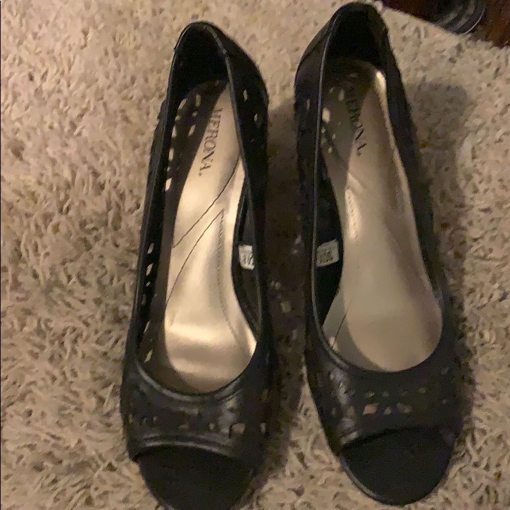 Black open toe wedges